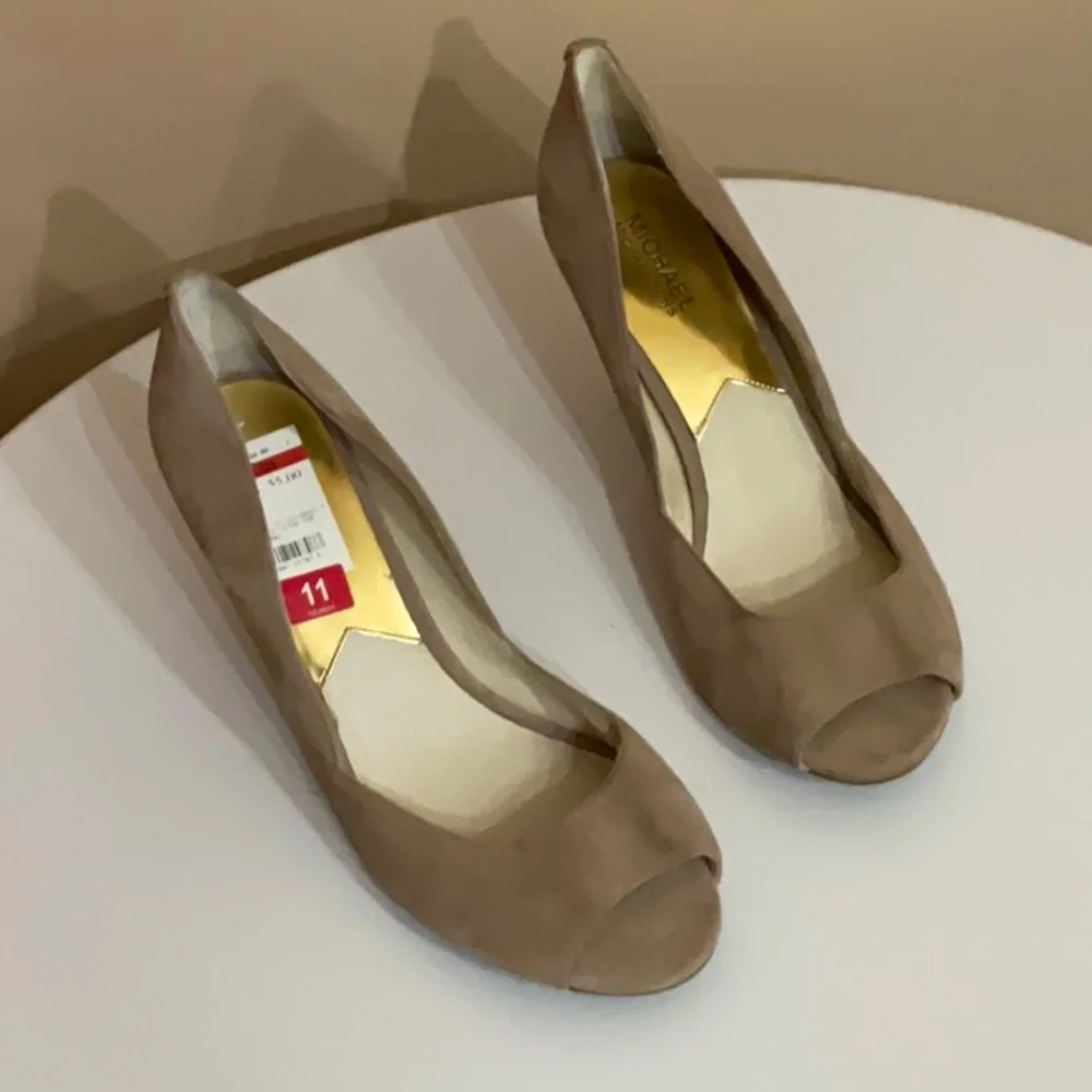 Shoes - Picture 1 of 1